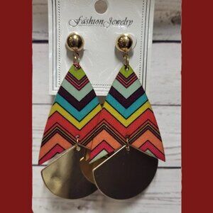 Fashion Jewelry dangle wood gold tone light weight earrings